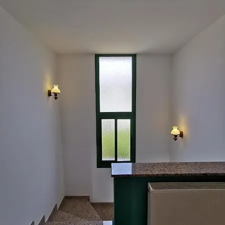 Vaggelis Villa *