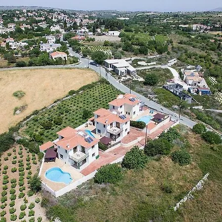 Vaggelis Villa *